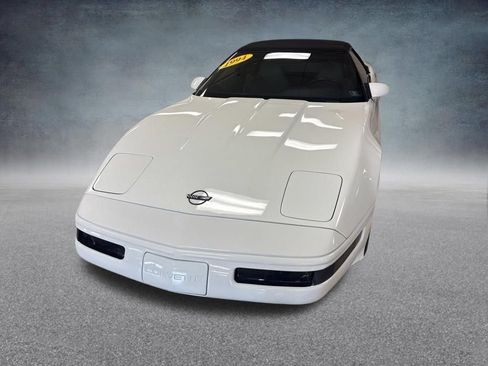 Used 1994 Chevrolet Corvette Convertible RWD image 2