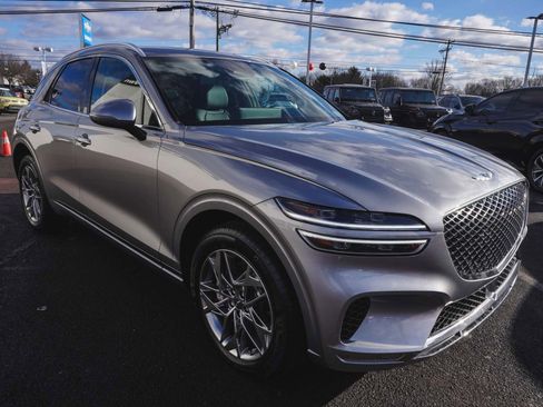 Used 2025 Genesis GV70 2.5T image 3