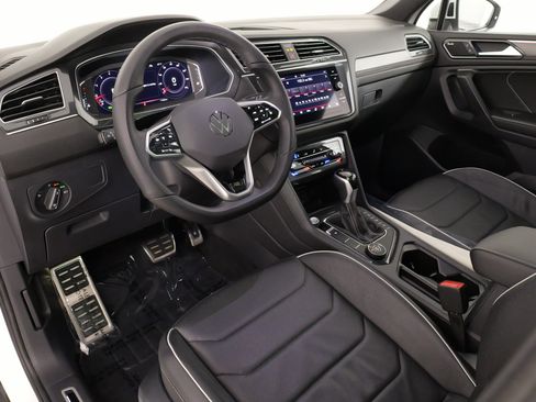 Used 2024 Volkswagen Tiguan SEL R-Line AWD/4WD image 29