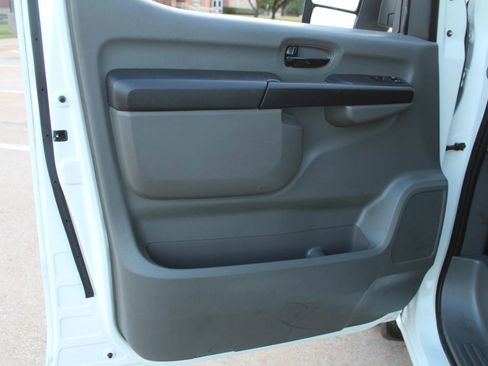 Used 2021 Nissan NV 2500 SV image 19