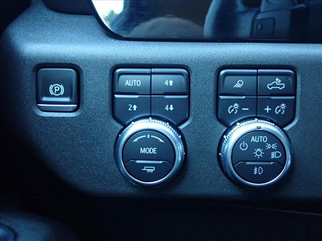 Used 2024 GMC Sierra 1500 SLT w/ SLT Premium Package AWD/4WD image 24
