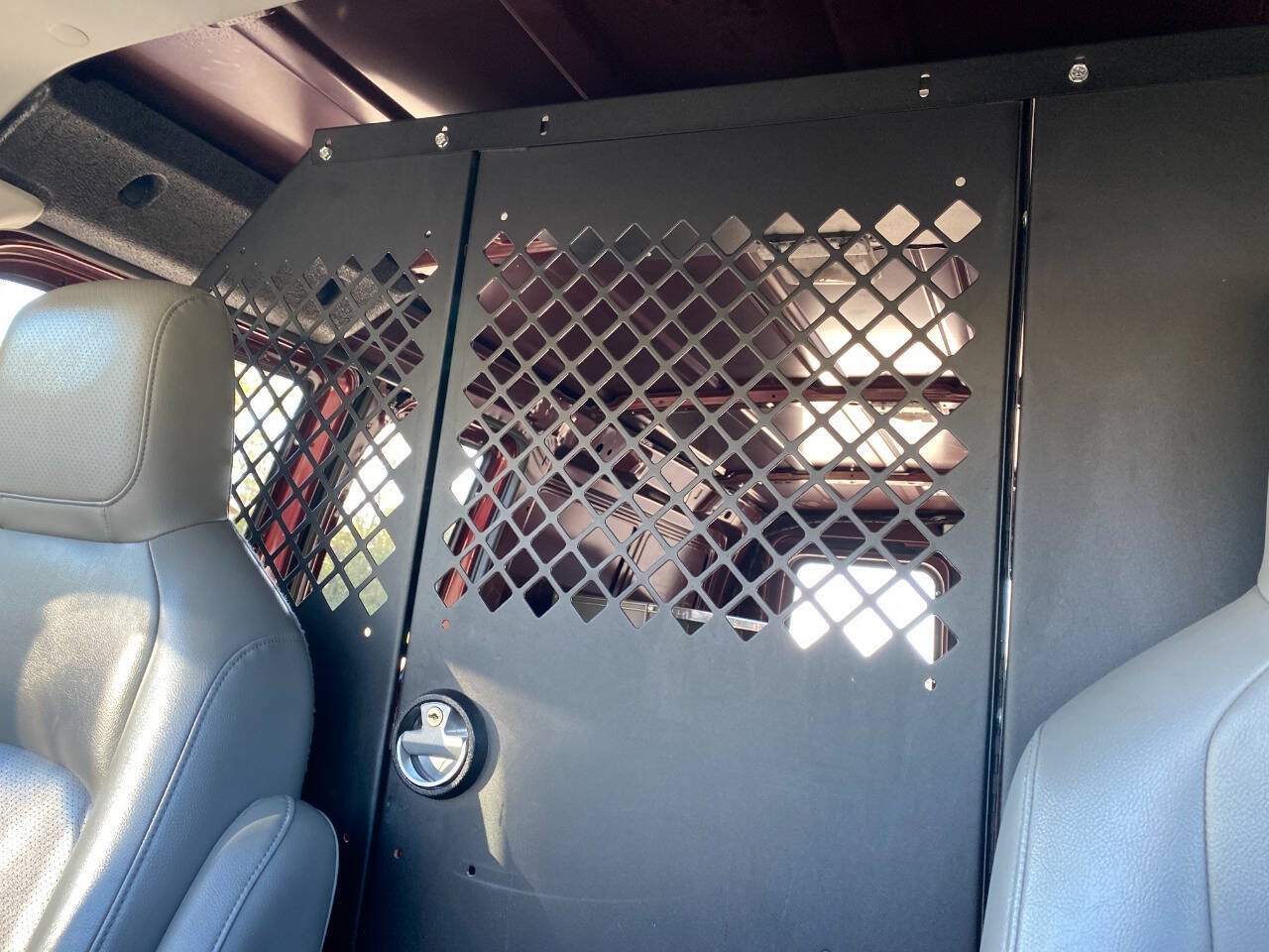 Used 2009 Ford E-350 and Econoline 350 Super Duty RWD image 16