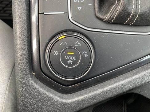 Used 2021 Volkswagen Tiguan SE R-Line image 23