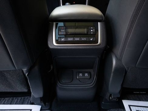 Used 2019 Subaru Ascent Limited w/ Popular Package #2 AWD/4WD image 19