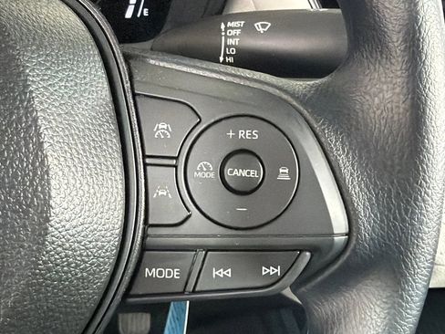 Used 2026 Toyota Corolla Cross L image 25