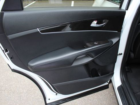 Used 2018 Kia Sorento FWD image 19