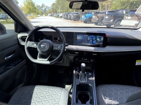 New 2026 Nissan Kicks SV image 4