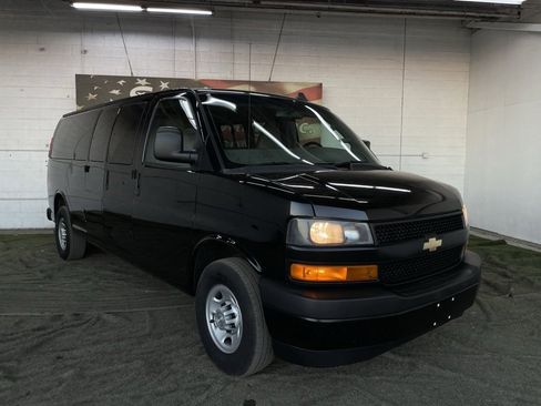 Used 2019 Chevrolet Express 3500 LS w/ Cold Climate Package image 7