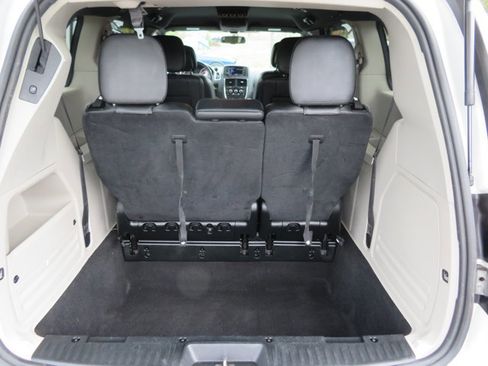 Used 2018 Dodge Grand Caravan SXT image 15