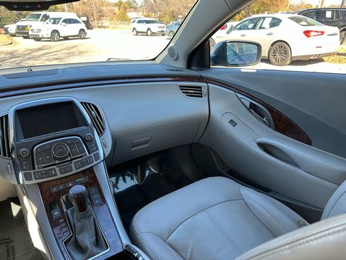 Used 2013 Buick LaCrosse Premium image 24