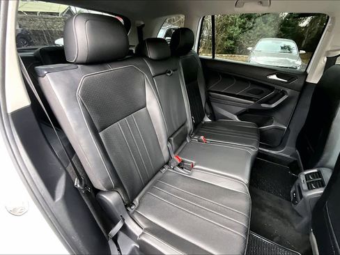 Certified 2022 Volkswagen Tiguan SE image 20