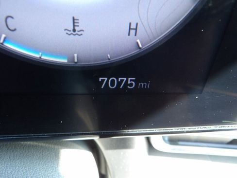 Certified 2025 Hyundai Elantra SEL FWD image 17