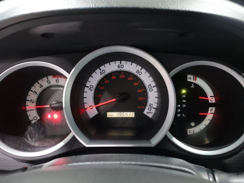 Used 2013 Toyota Tacoma PreRunner w/ SR5 Pkg RWD image 38