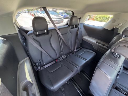 Used 2026 Kia Carnival FWD image 31