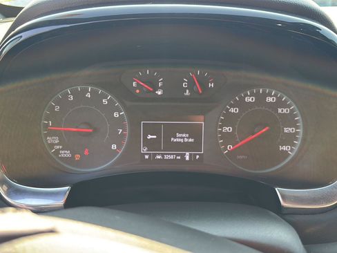 Used 2023 Chevrolet Traverse LT FWD image 20