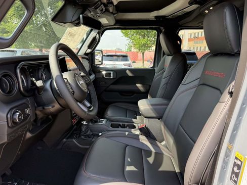 New 2026 Jeep Wrangler Unlimited Rubicon AWD/4WD image 14