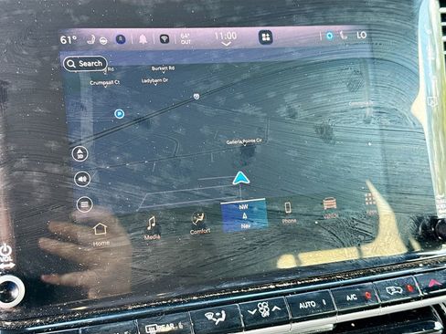 Used 2024 Jeep Wagoneer L Series II image 13