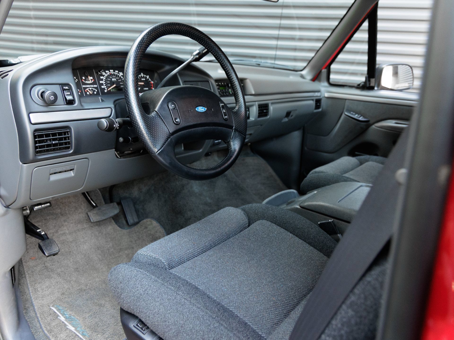 Used 1993 Ford F150 Lightning RWD image 4