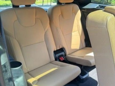 Used 2019 Volvo XC90 T6 Momentum w/ Advanced Package AWD/4WD image 10