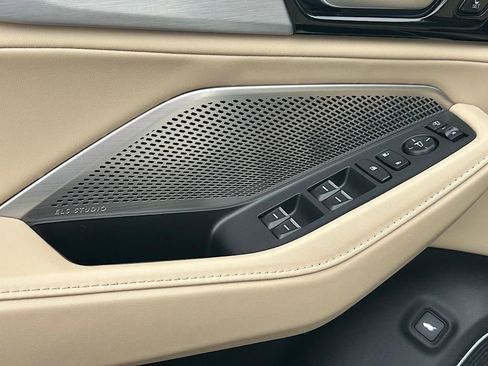 Certified 2023 Acura MDX SH-AWD w/ Technology Package image 18