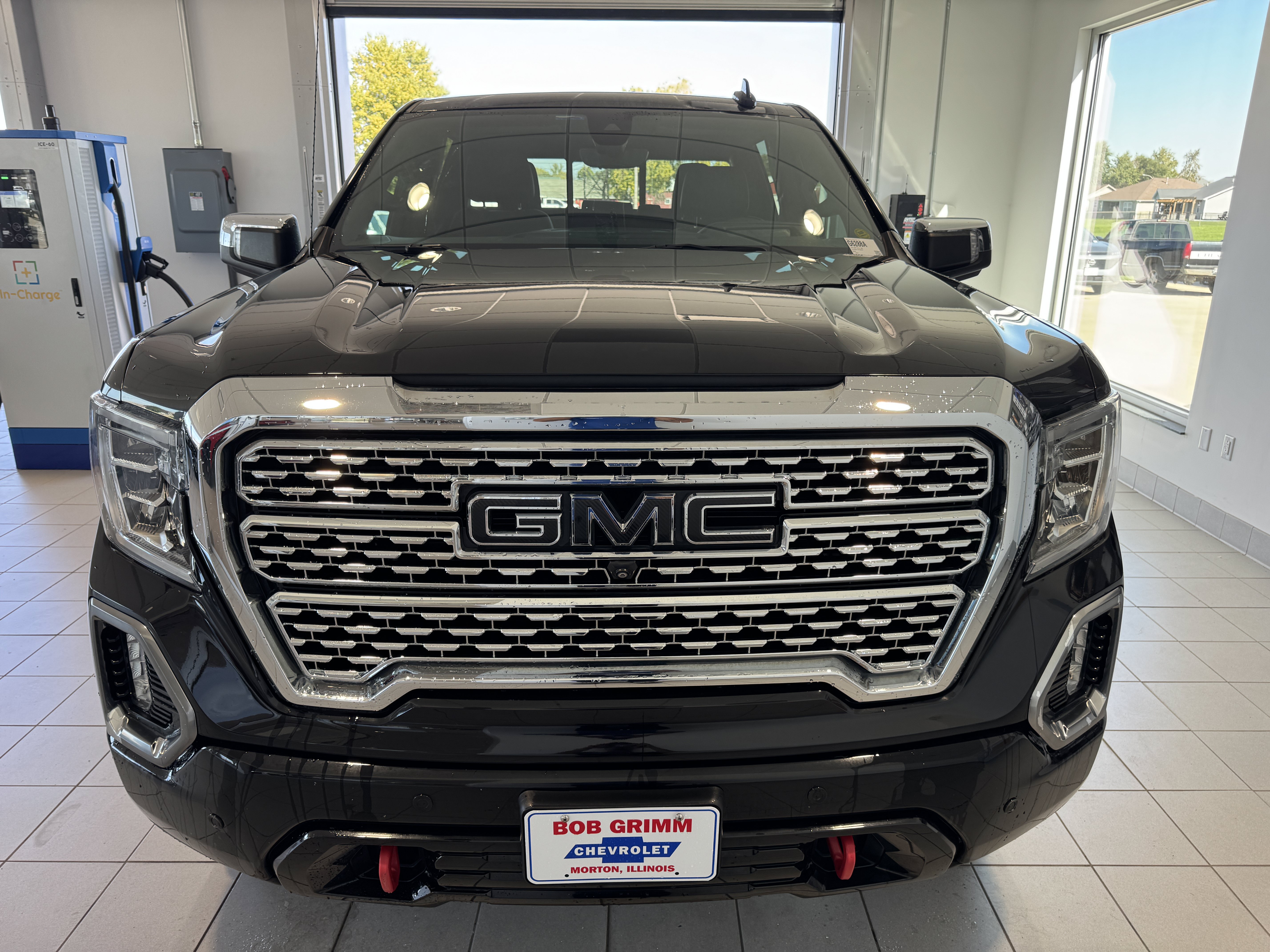 Used 2019 GMC Sierra 1500 AT4 w/ Technology Package AWD/4WD image 5