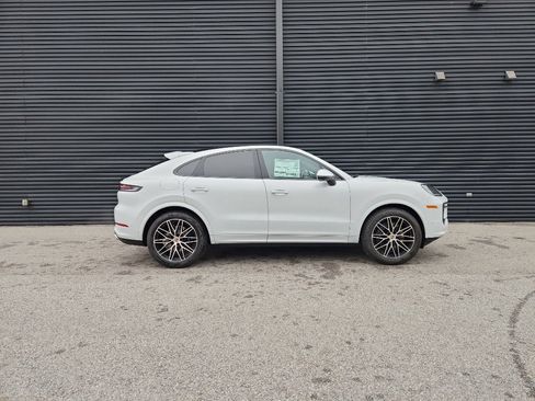 New 2026 Porsche Cayenne Coupe image 8