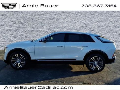 Certified 2024 Cadillac Lyriq Luxury image 9