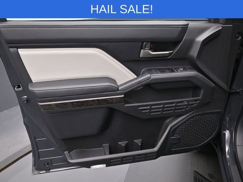 Used 2024 Toyota Tacoma Limited w/ Limited Package (LT) image 11