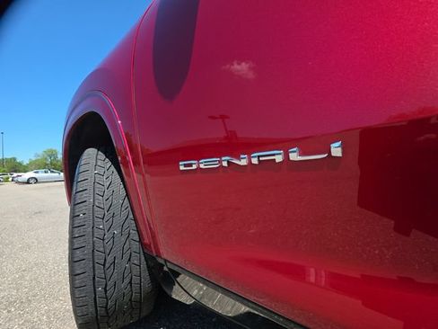 Used 2024 GMC Acadia Denali w/ LPO, Floor Liner Package AWD/4WD image 28