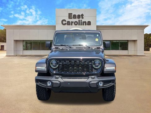 Certified 2024 Jeep Gladiator Sport AWD/4WD image 8