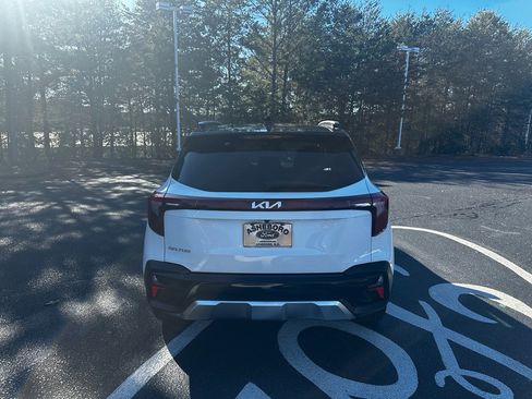 Used 2024 Kia Seltos S image 6