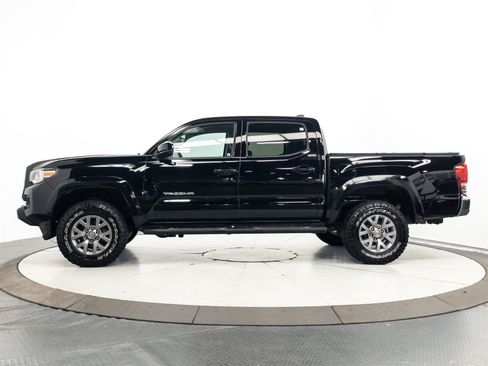 Used 2016 Toyota Tacoma SR5 w/ Exterior Package AWD/4WD image 7