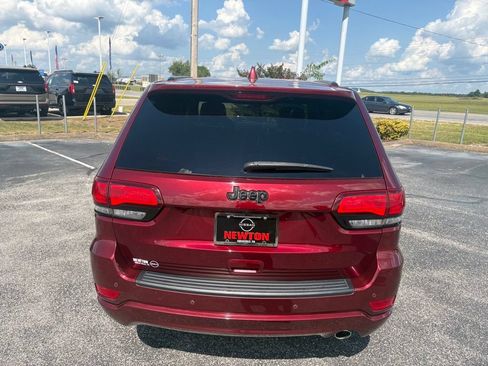 Used 2020 Jeep Grand Cherokee Altitude RWD image 5