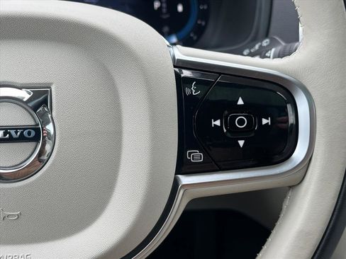 Used 2025 Volvo XC90 B6 Plus w/ Protection Package Premier image 17