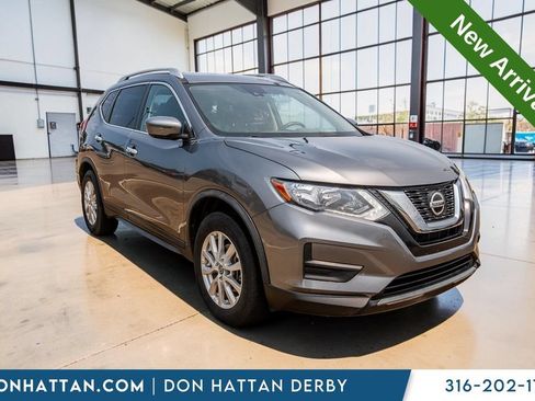 Used 2020 Nissan Rogue SV FWD image 34