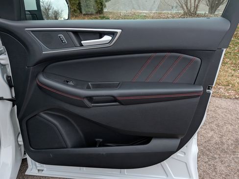 Used 2024 Ford Edge ST-Line image 37