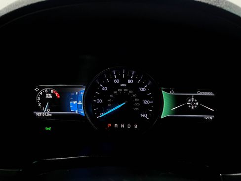 Used 2018 Ford Explorer XLT w/ Equipment Group 201A AWD/4WD image 22