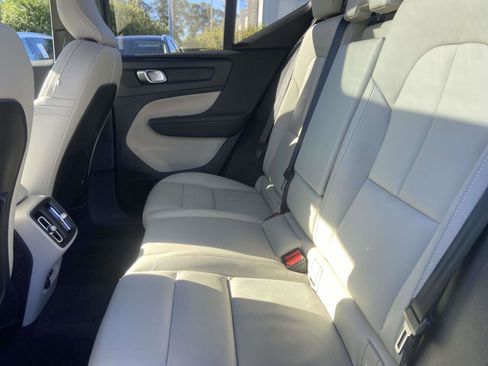 Certified 2023 Volvo XC40 B5 Plus w/ Protection Package Premier image 13