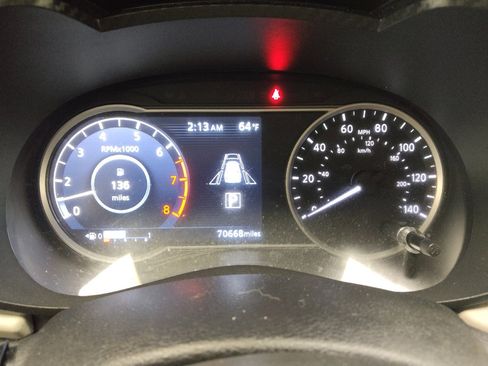 Used 2021 Nissan Versa SV FWD image 23