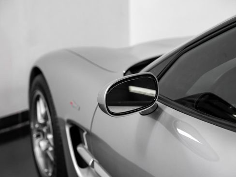 Used 2004 Chevrolet Corvette Z06 w/ Memory Package RWD image 25