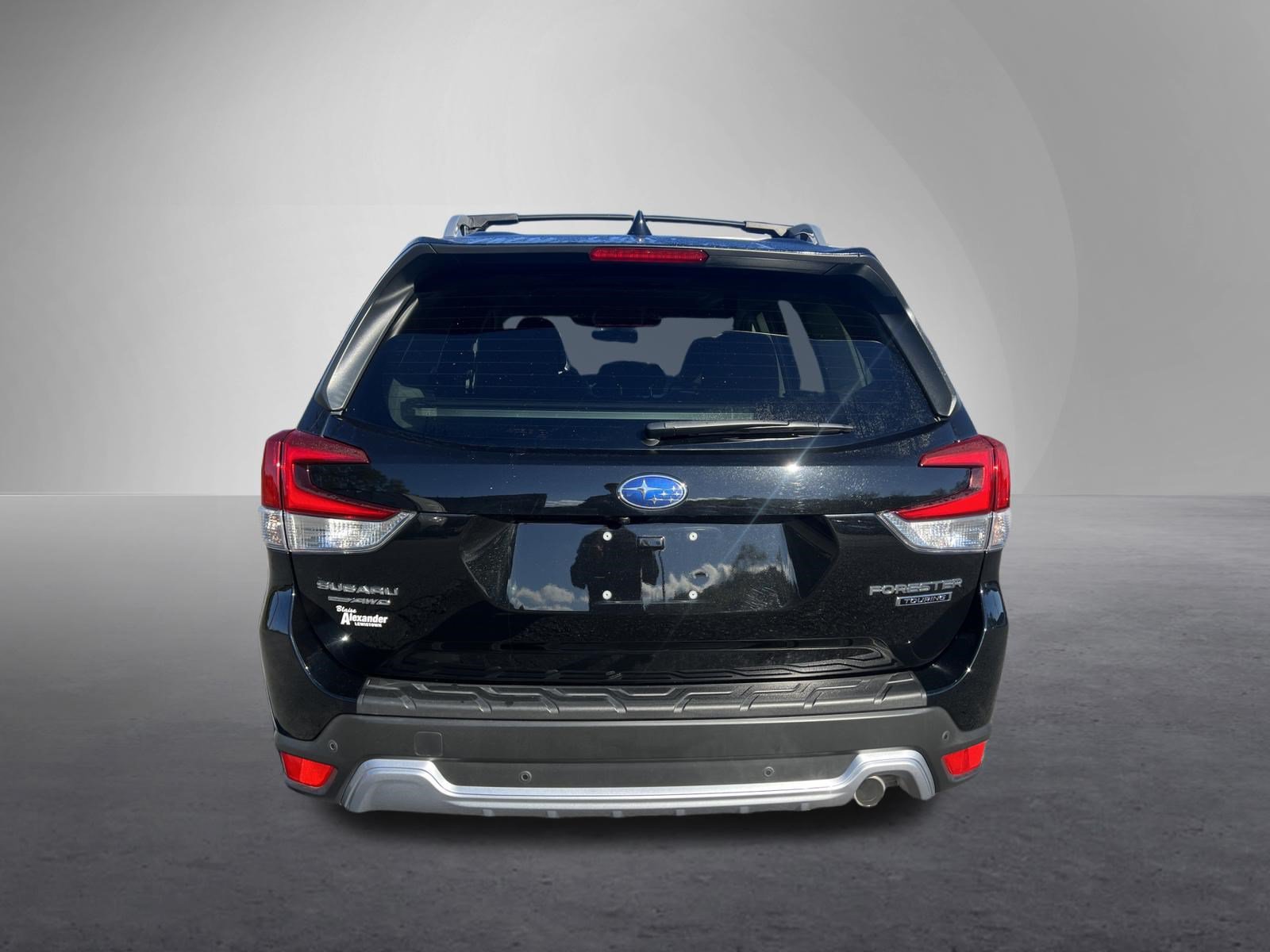 Used 2022 Subaru Forester Touring w/ Popular Package #2 AWD/4WD image 4