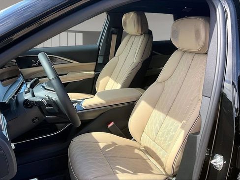 New 2026 Cadillac Lyriq Signature Sport w/ Nappa Leather Package AWD/4WD image 9
