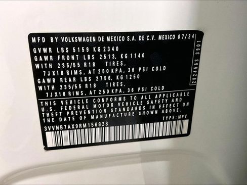 Used 2024 Volkswagen Tiguan SE w/ Panoramic Sunroof Package FWD image 44