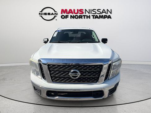 Used 2017 Nissan Titan SV RWD image 3