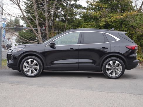 Certified 2025 Ford Escape Platinum AWD/4WD image 3