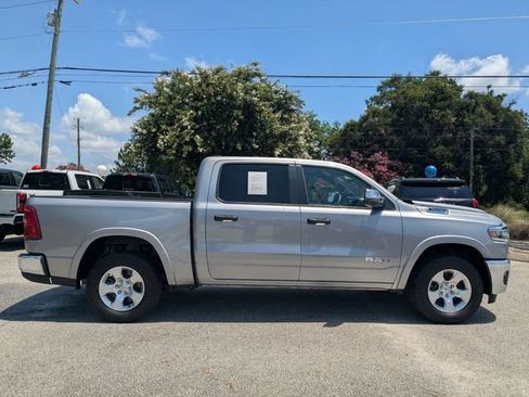 Used 2025 RAM 1500 Big Horn AWD/4WD image 2
