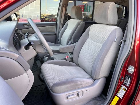 Used 2009 Toyota Sienna LE FWD image 9