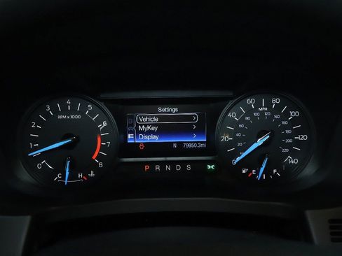 Used 2018 Ford Explorer XLT image 24