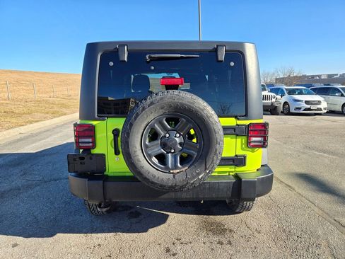 Used 2017 Jeep Wrangler Sport w/ Connectivity Group image 5