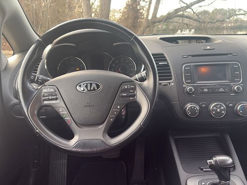 Used 2016 Kia Forte EX image 20
